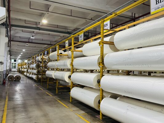 PET-thermische lamineerfilm met temperatuurbestendigheid tot 130°C 3 inch of aangepaste papierkern en lengte 0-6000 meter