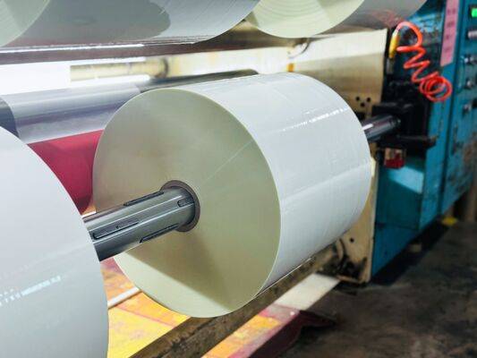 PET thermische lamineerfilm met aanpasbare breedte en thermisch geactiveerde lijm geschikt voor thermische lamineermachines