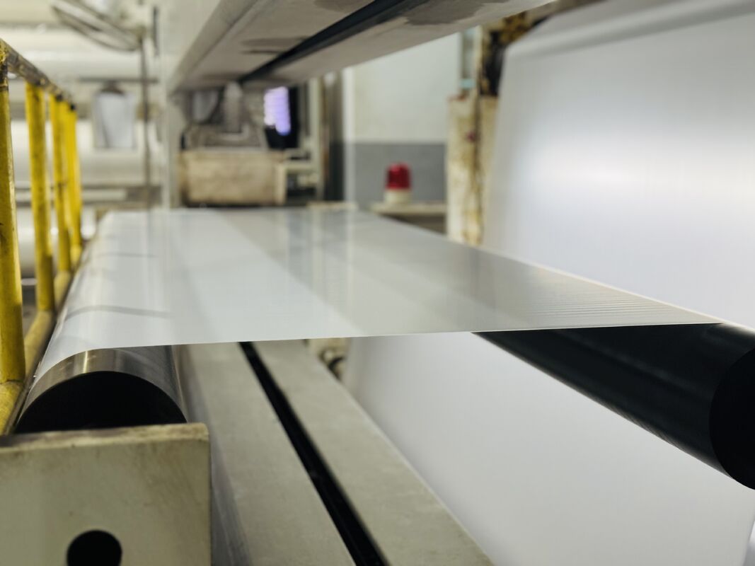 Helderkleurige PET thermische lamineerfilm met hoge helderheid en meervoudige extrusieverwerking voor professioneel gebruik