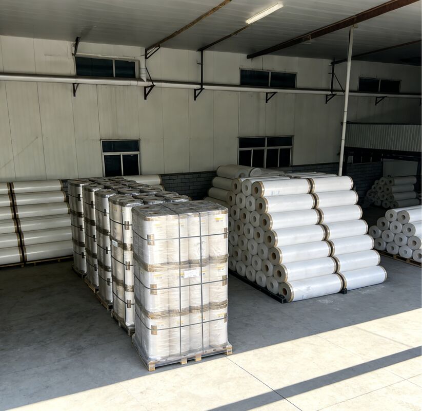 Doorzichtige BOPP-thermische lamineerfilm met EVA-lijm uit Korea en 2200 mm breedte voor een betere duurzaamheid van de verpakking