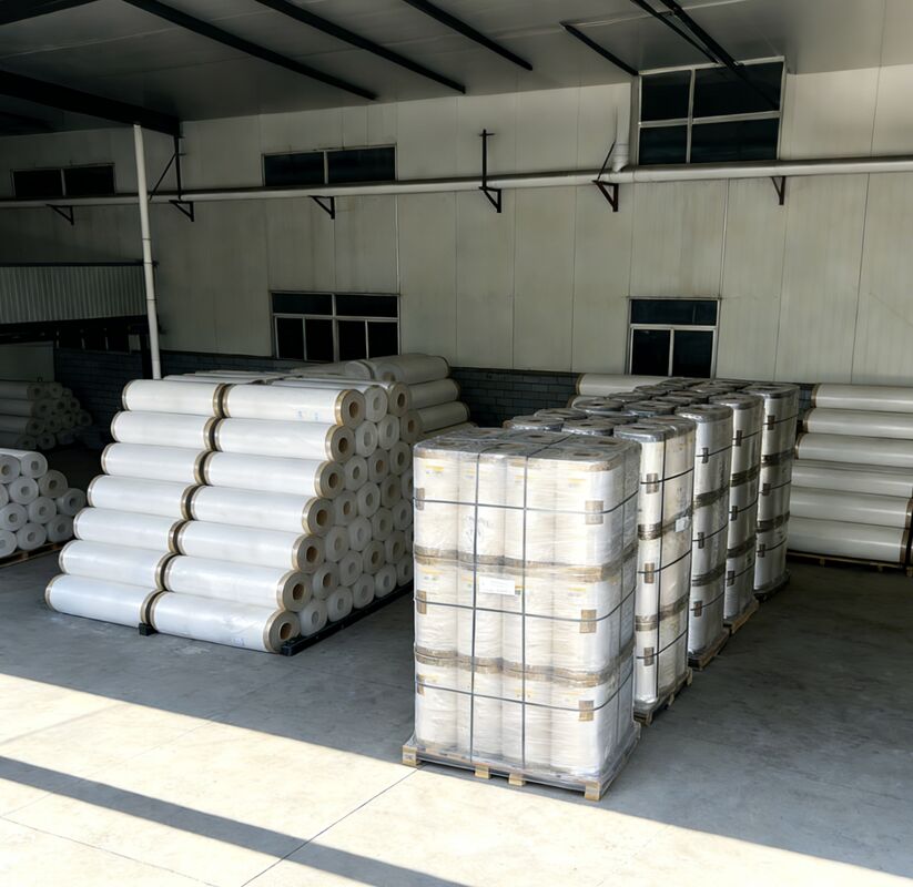 Herbruikbare en milieuvriendelijke zachte hardheid Glanzende lamineerfilm met een dikte van 17-45 micron voor een langdurige glans