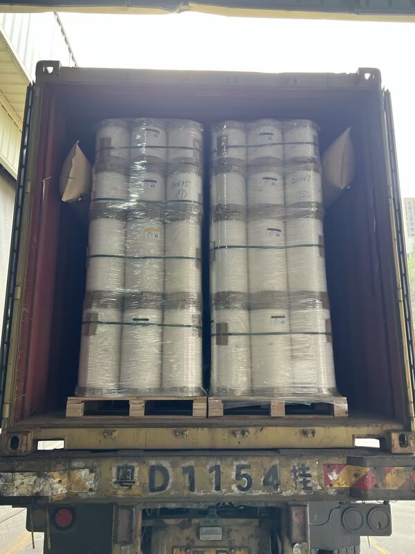 Metalleerde PET-film met hittebestendigheid tot 110 °C, chemische weerstand en glad reflectief oppervlak voor verpakkingen en lamineerwerk