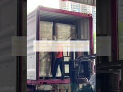 Boven 90 GU Glans Laminatiefolie Glanzende Afwerking BOPP Basisfolie Ontworpen om Superieure Glans en Oppervlaktebescherming te Bieden