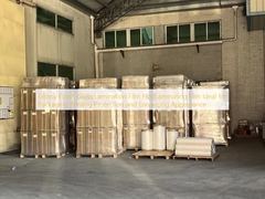 Glanzende afwerking glanslamineerfolie hete lamineerfolie Ideaal voor verpakkingen, bedrukking, bescherming en het verbeteren van het uiterlijk